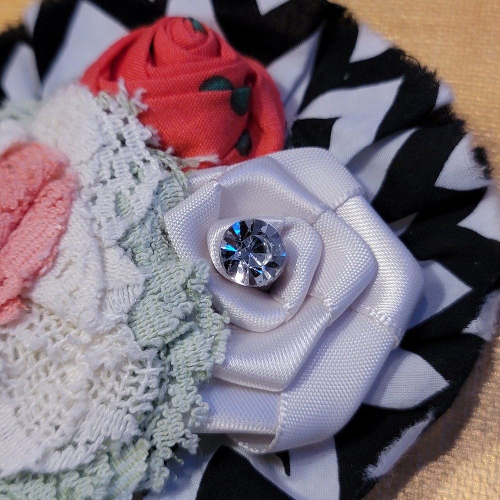 Floral Chevron Hairclip - Picture 3 of 5